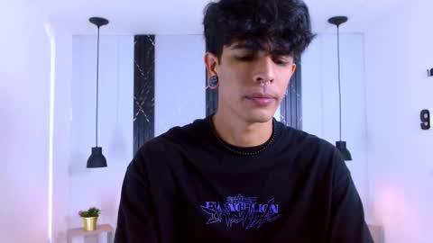 Franvill trato online show from November 3, 2025, 7:37 pm