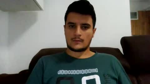 Snapshot of fraromeo2 chatting on October 16, 2025, 8:37 am fraromeo2 online show from October 16, 2025, 8:37 am