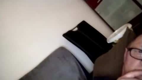 Snapshot of frauenfeind1 chatting on February 1, 2025, 12:58 pm Wolfi online show from February 1, 2025, 12:58 pm