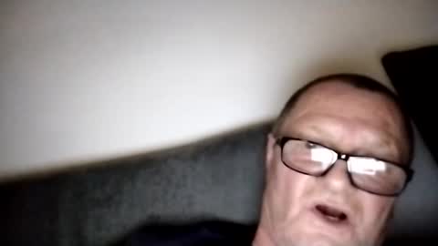 Snapshot of frauenfeind1 chatting on February 3, 2025, 2:34 pm Wolfi online show from February 3, 2025, 2:34 pm