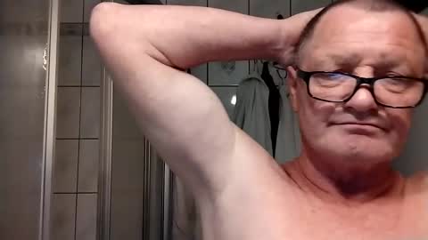 Snapshot of frauenfeind1 chatting on March 3, 2025, 10:17 am Wolfi online show from March 3, 2025, 10:17 am