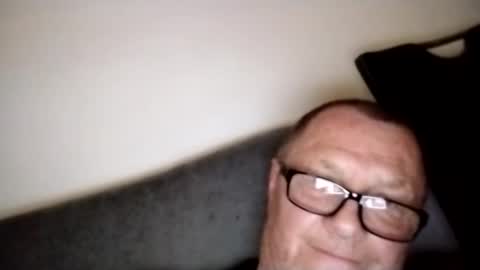 Snapshot of frauenfeind1 chatting on March 6, 2025, 12:30 pm Wolfi online show from March 6, 2025, 12:30 pm