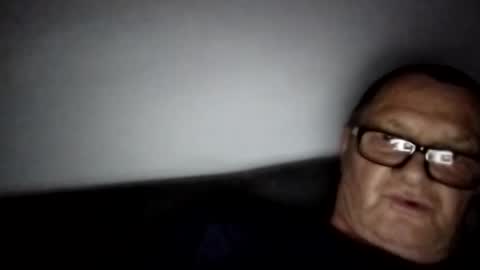 Snapshot of frauenfeind1 chatting on March 9, 2025, 8:31 pm Wolfi online show from March 9, 2025, 8:31 pm