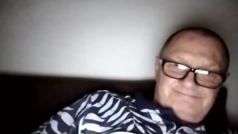 Snapshot of frauenfeind1 chatting on September 10, 2025, 12:27 pm Wolfi online show from September 10, 2025, 12:27 pm