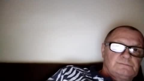 Snapshot of frauenfeind1 chatting on September 11, 2025, 7:52 am Wolfi online show from September 11, 2025, 7:52 am