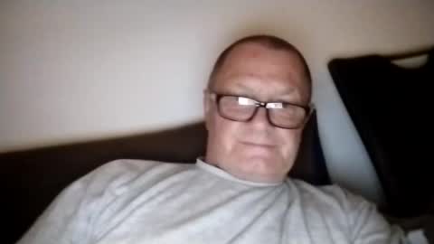 Snapshot of frauenfeind1 chatting on September 18, 2025, 6:26 am Wolfi online show from September 18, 2025, 6:26 am