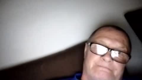 Snapshot of frauenfeind1 chatting on October 9, 2025, 1:42 pm Wolfi online show from October 9, 2025, 1:42 pm