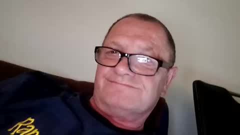 Snapshot of frauenfeind1 chatting on October 20, 2025, 12:05 pm Wolfi online show from October 20, 2025, 12:05 pm