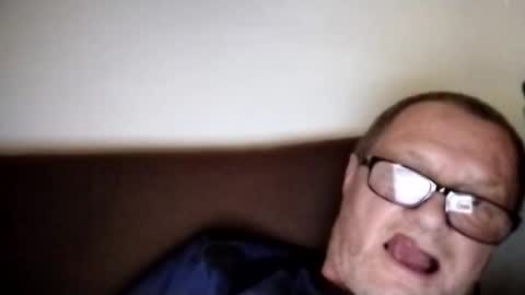 Snapshot of frauenfeind1 chatting on October 30, 2025, 1:56 pm Wolfi online show from October 30, 2025, 1:56 pm