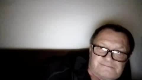 Snapshot of frauenfeind1 chatting on November 16, 2025, 9:37 am Wolfi online show from November 16, 2025, 9:37 am