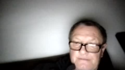 Snapshot of frauenfeind1 chatting on November 17, 2025, 9:48 am Wolfi online show from November 17, 2025, 9:48 am