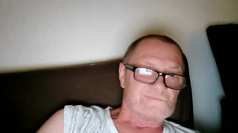 Snapshot of frauenfeind1 chatting on July 17, 2026, 5:25 am Wolfi online show from July 17, 2026, 5:25 am
