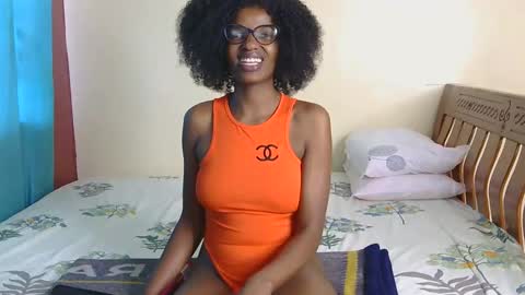 Nessa-Independent model online show from December 14, 2024, 10:56 am