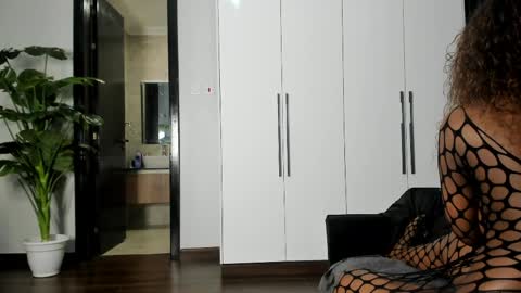 Sandra online show from April 25, 2026, 1:19 am