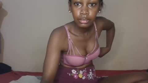 Snapshot of freaky_beauty chatting on March 27, 2026, 10:48 am freaky_beauty online show from March 27, 2026, 10:48 am