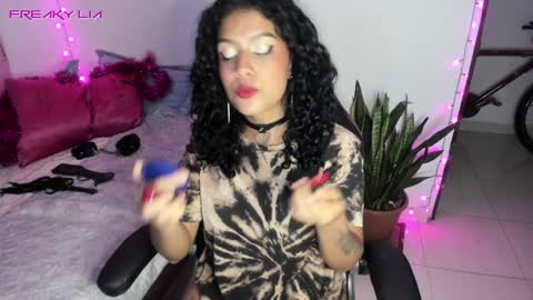 Snapshot of freaky_lia chatting on December 3, 2024, 12:24 am Lia Gomez online show from December 3, 2024, 12:24 am
