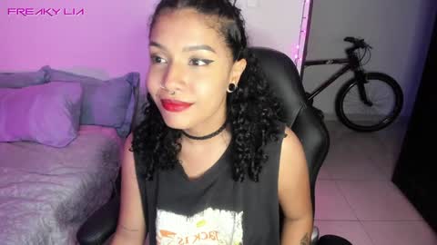 Snapshot of freaky_lia chatting on January 8, 2025, 2:46 am Lia Gomez online show from January 8, 2025, 2:46 am