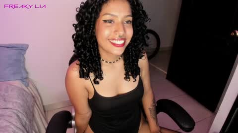 Snapshot of freaky_lia chatting on January 28, 2025, 2:00 am Lia Gomez online show from January 28, 2025, 2:00 am