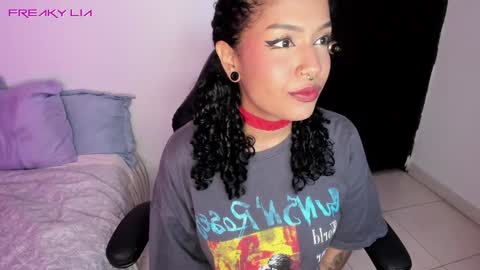 Snapshot of freaky_lia chatting on February 7, 2025, 11:13 pm Lia Gomez online show from February 7, 2025, 11:13 pm