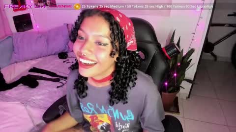 Snapshot of freaky_lia chatting on February 26, 2025, 2:26 am Lia Gomez online show from February 26, 2025, 2:26 am