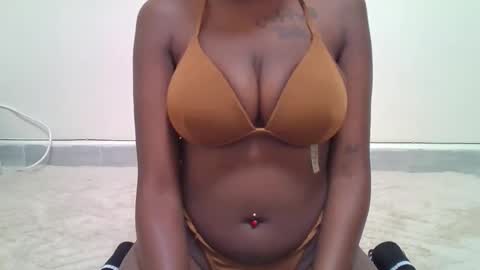 Snapshot of freaky_shade chatting on March 25, 2026, 10:21 am freaky_shade online show from March 25, 2026, 10:21 am