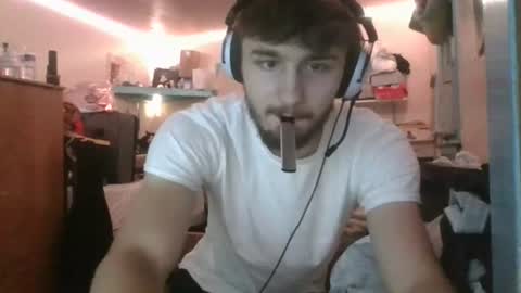 freakyboy2027 online show from August 5, 2026, 6:27 am
