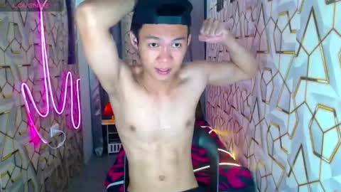 Snapshot of freakymarkxxx chatting on June 9, 2026, 4:18 pm Mark online show from June 9, 2026, 4:18 pm