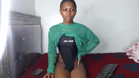 freakyvece12 online show from September 19, 2025, 6:52 pm