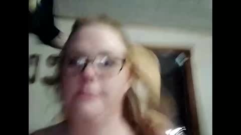 frecklesandsparky online show from June 7, 2026, 6:39 am