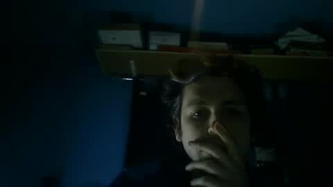 Snapshot of fred271993 chatting on January 14, 2025, 12:22 am Britishbum online show from January 14, 2025, 12:22 am