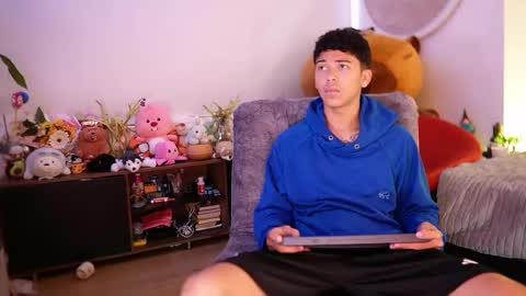 Juan  give it a thumbs up please its important online show from September 20, 2025, 12:28 pm