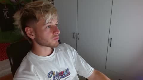 Snapshot of freddy_star chatting on October 20, 2025, 7:36 pm Frederick Perin online show from October 20, 2025, 7:36 pm