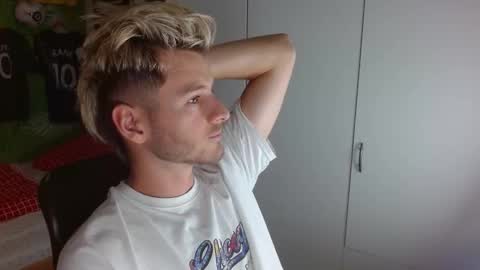 Snapshot of freddy_star chatting on October 24, 2025, 11:50 am Frederick Perin online show from October 24, 2025, 11:50 am