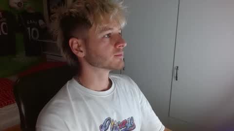 Snapshot of freddy_star chatting on October 25, 2025, 10:45 am Frederick Perin online show from October 25, 2025, 10:45 am