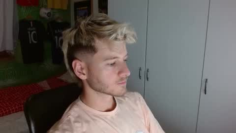 Snapshot of freddy_star chatting on November 2, 2025, 1:35 pm Frederick Perin online show from November 2, 2025, 1:35 pm