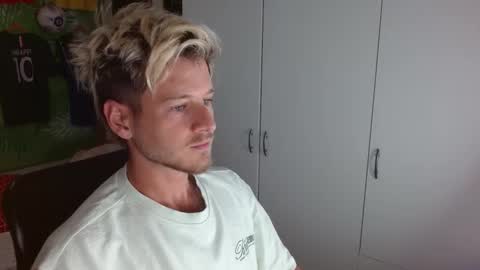 Snapshot of freddy_star chatting on November 17, 2025, 1:17 pm Frederick Perin online show from November 17, 2025, 1:17 pm