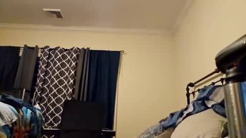 Snapshot of freddytiffany77 chatting on February 22, 2026, 5:40 am freddytiffany77 online show from February 22, 2026, 5:40 am