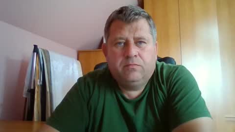 freeboy80180 online show from September 12, 2025, 12:05 pm