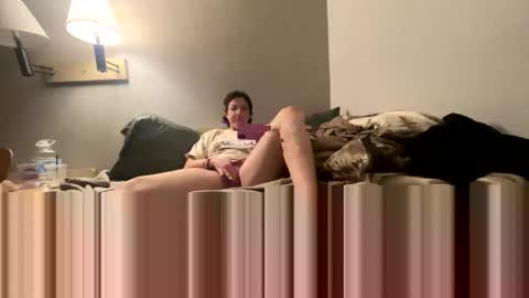 Snapshot of freethebirdclouds chatting on March 4, 2026, 3:23 am freethebirdclouds online show from March 4, 2026, 3:23 am