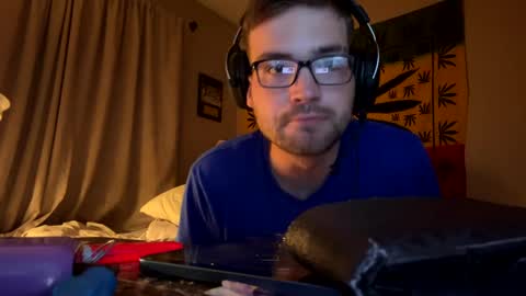 freezeskiii online show from September 16, 2025, 3:40 am