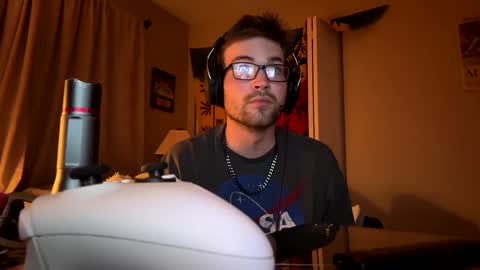 freezeskiii online show from September 18, 2025, 2:13 am