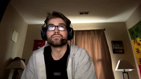 freezeskiii online show from December 20, 2025, 6:37 pm