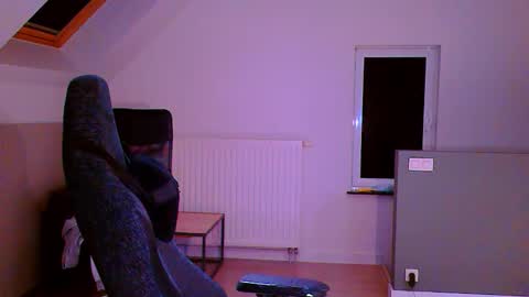 French fries online show from November 7, 2025, 7:03 pm