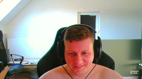 Snapshot of frenchfrieswithmayo chatting on June 16, 2026, 5:59 pm French fries online show from June 16, 2026, 5:59 pm