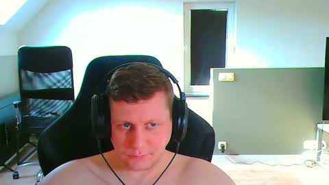 Snapshot of frenchfrieswithmayo chatting on July 13, 2026, 4:43 pm French fries online show from July 13, 2026, 4:43 pm