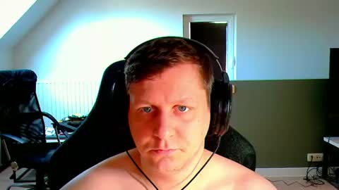 Snapshot of frenchfrieswithmayo chatting on August 1, 2026, 7:29 am French fries online show from August 1, 2026, 7:29 am