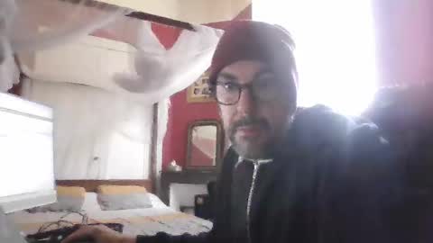 frenchpapalover online show from February 18, 2026, 9:27 am