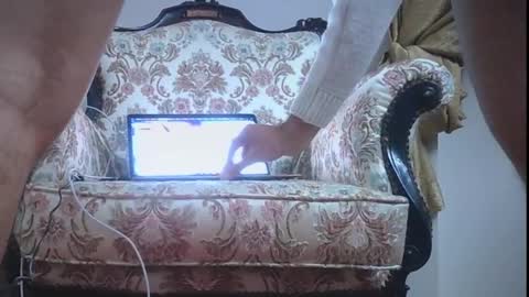 freshman  imonyou98 online show from December 15, 2024, 12:51 am