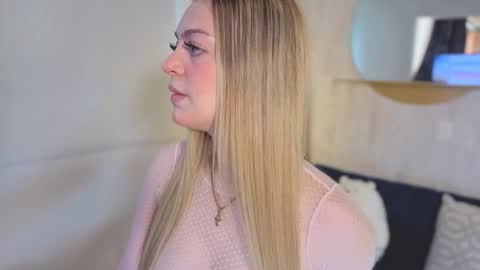 fresita_pink_ online show from February 4, 2026, 2:12 pm