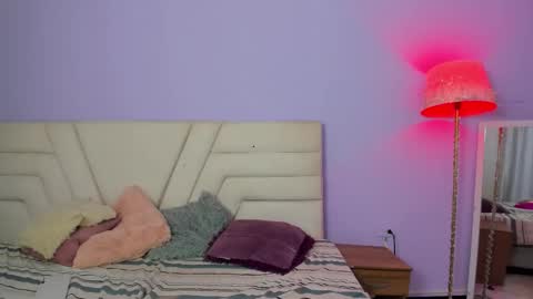 fresita  online show from October 17, 2025, 2:19 pm